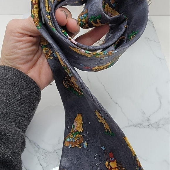 Disney | Winnie the Pooh all-over print grey silk necktie | unisex - Picture 6 of 6